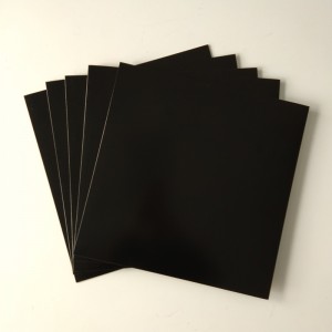 12 черни цветни картонени корици с отвор